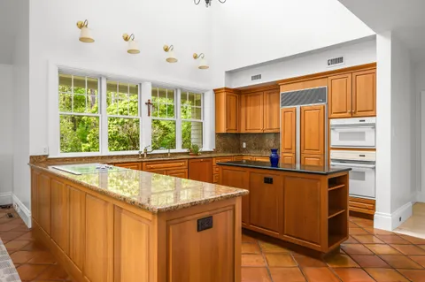$3,500,000 | 140 Seapuit Road, Osterville, MA 02655