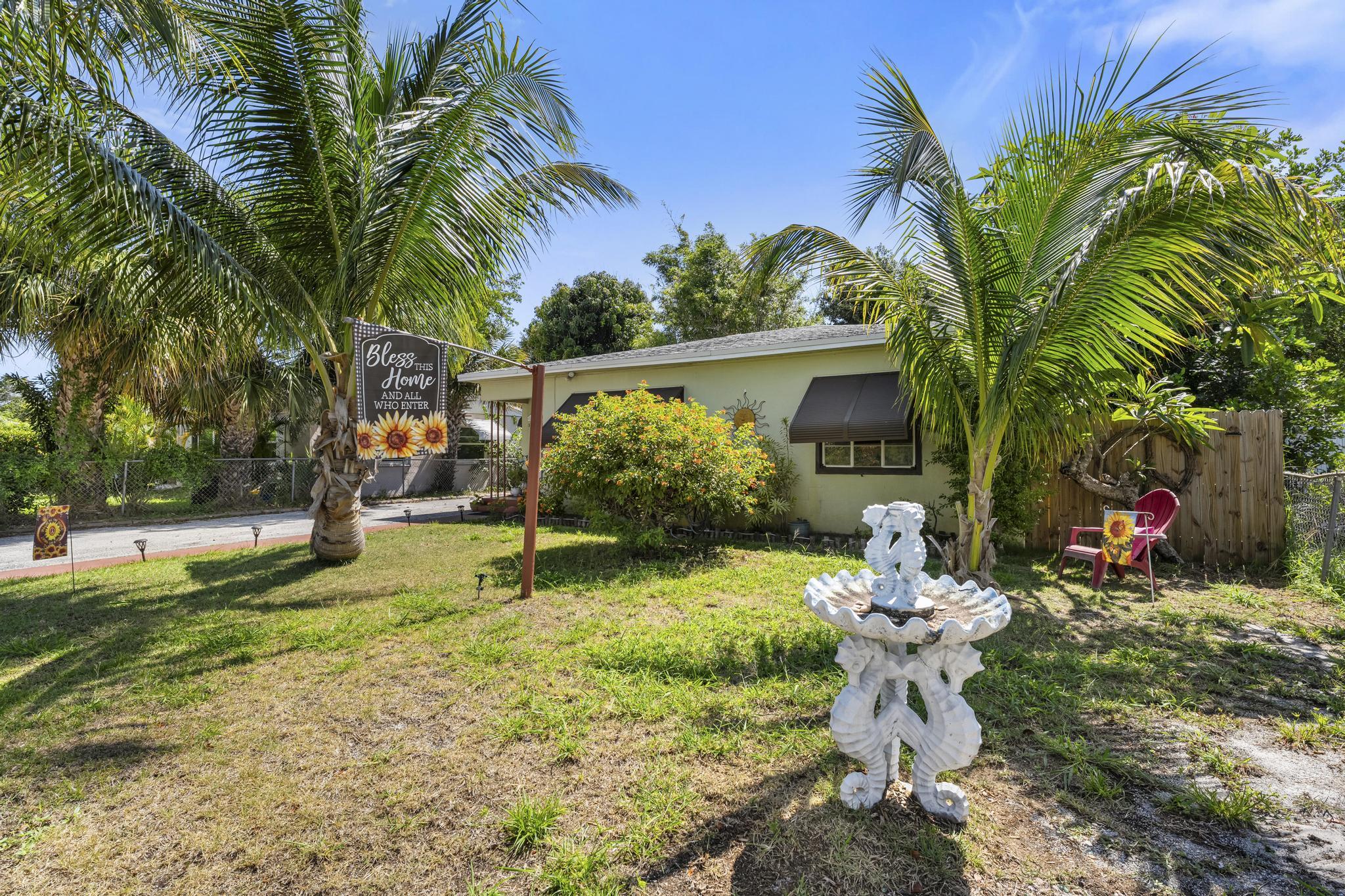 3032 Stanford Road West Palm Beach, FL 33405 - Photo 5 of 33 Front
