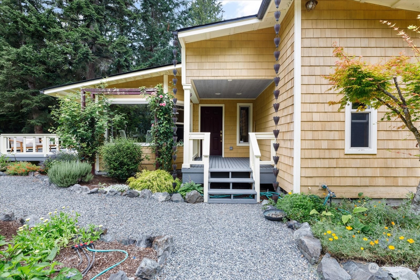 5823 Bob Galbreath Road Clinton, WA 98236 - Photo 3 of 40 Gallery Image 3