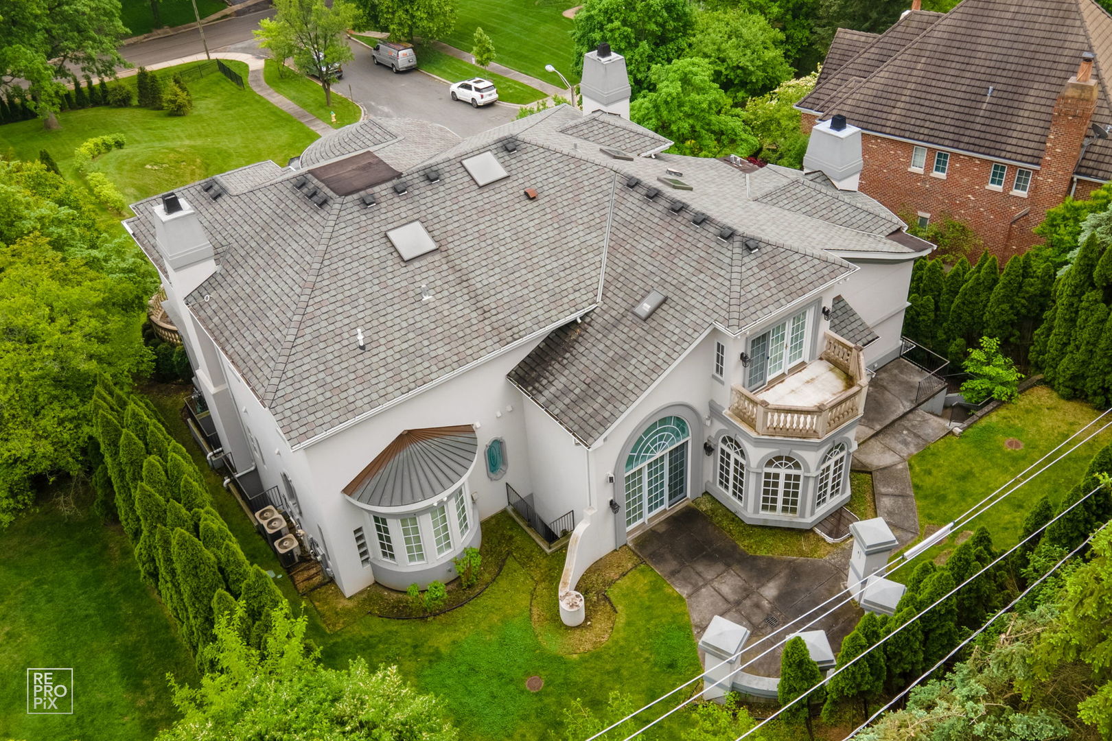 355 Flagg Court Hinsdale, IL 60521 - Photo 51 of 53 an aerial view of a house with garden space and street view