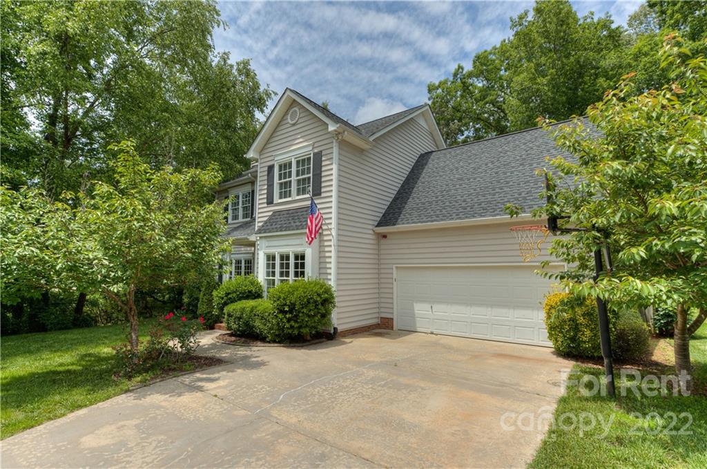 2857 Windsor Chase Drive Matthews, NC 28105 - Photo 3 of 46 a view of outdoor space and yard