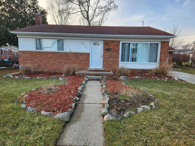 $259,900 | 29121 Mark Avenue, Madison Heights, MI 48071