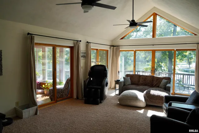 $369,000 | 15316 Lake Point Drive, Benton, IL 62812