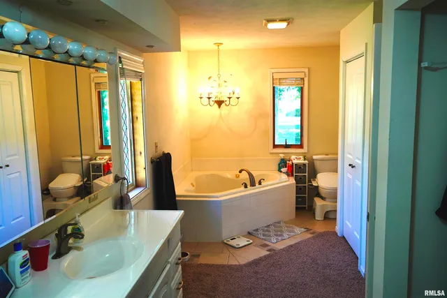 $369,000 | 15316 Lake Point Drive, Benton, IL 62812