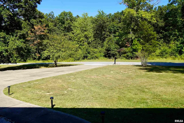 $369,000 | 15316 Lake Point Drive, Benton, IL 62812