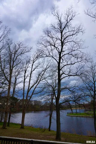 $369,000 | 15316 Lake Point Drive, Benton, IL 62812