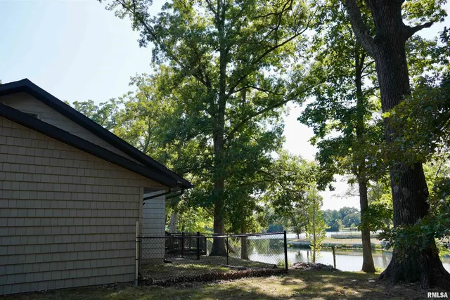 $369,000 | 15316 Lake Point Drive, Benton, IL 62812