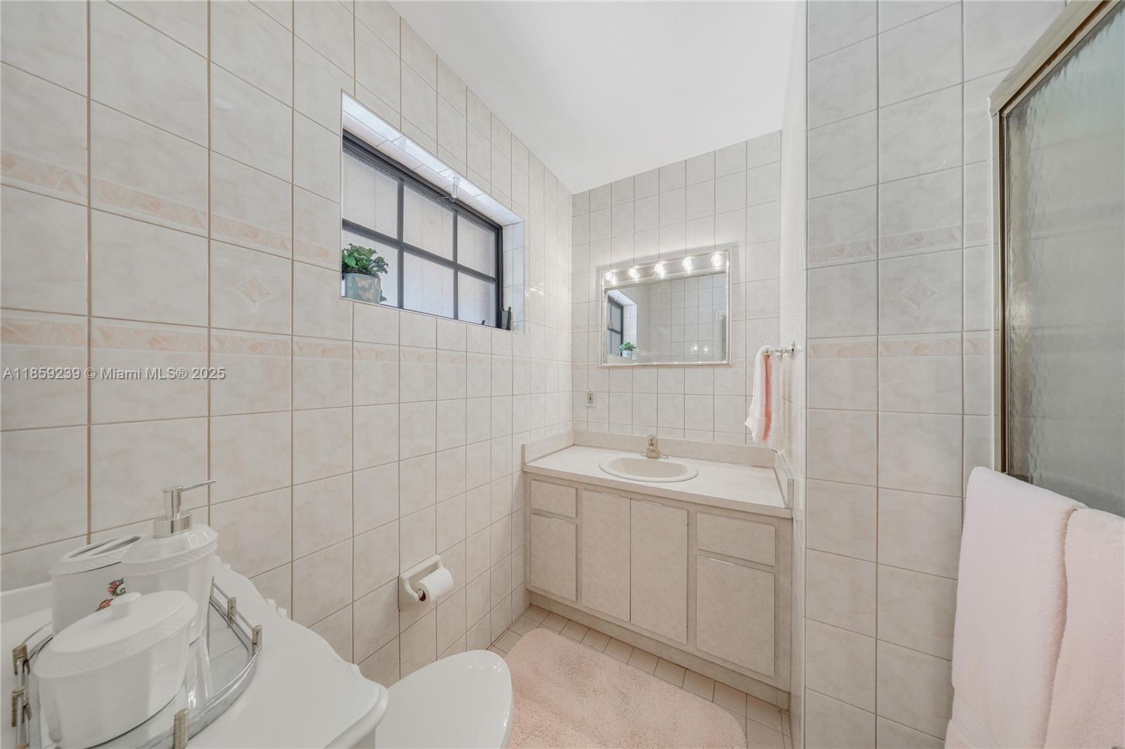 8370 Southwest 89th Street Miami, FL 33156 - Photo 12 of 20