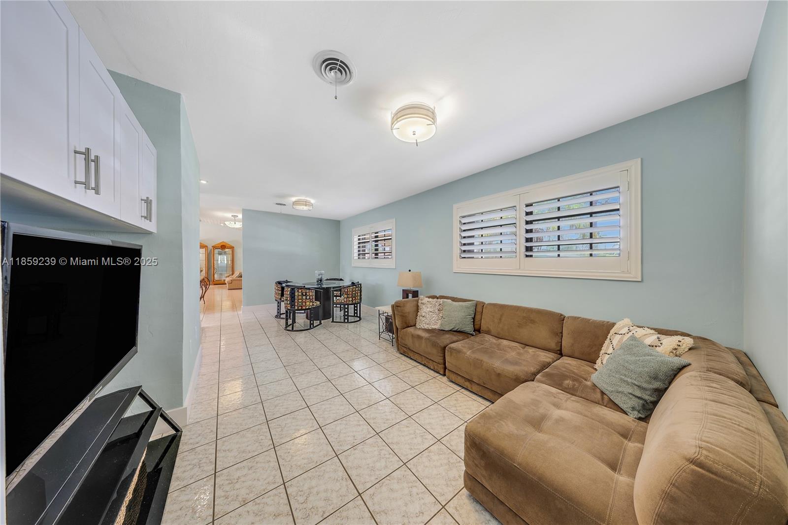 8370 Southwest 89th Street Miami, FL 33156 - Photo 15 of 20