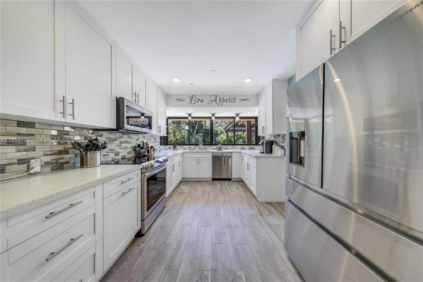 8370 Southwest 89th Street Miami, FL 33156 - Photo 10 of 20