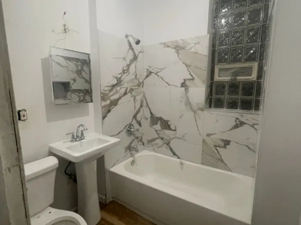 $1,600 | 7352 South Yale Avenue, Unit 2, Chicago, IL 60621