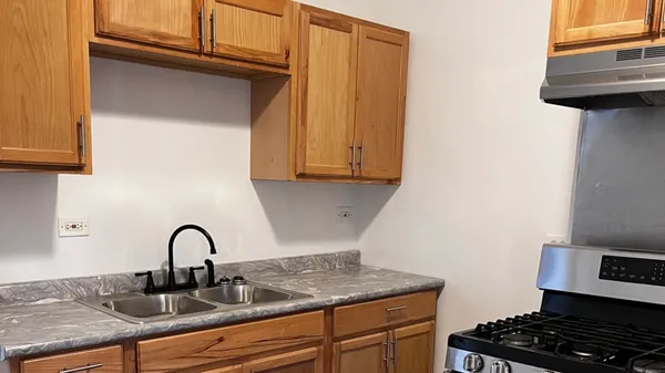 $1,600 | 7352 South Yale Avenue, Unit 2, Chicago, IL 60621