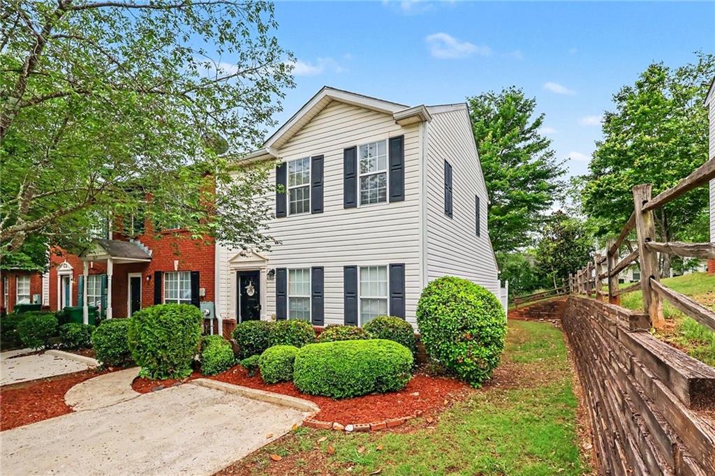 5867 Strathmoor Manor Circle Lithonia, GA 30058 - Photo 3 of 31
