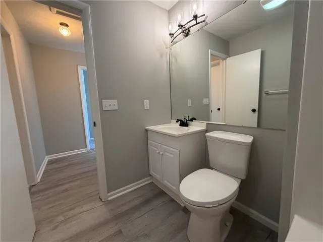 $1,200 | 517 South La Brea Avenue, Platte City, MO 64079