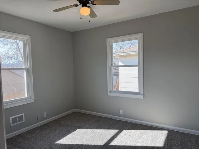 $1,200 | 517 South La Brea Avenue, Platte City, MO 64079