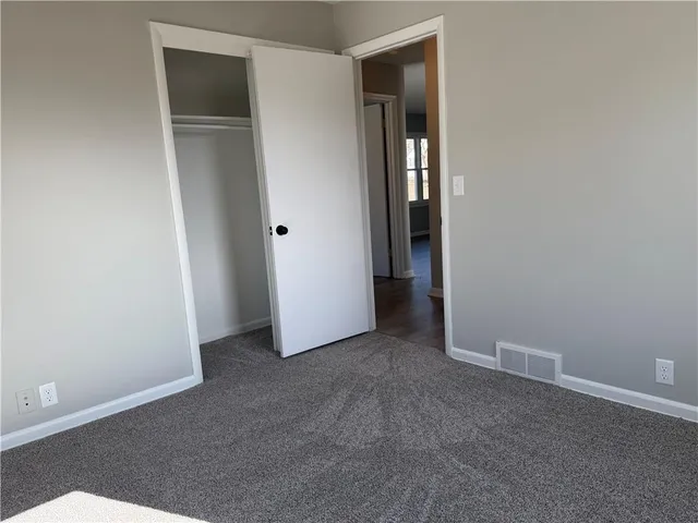 $1,200 | 517 South La Brea Avenue, Platte City, MO 64079