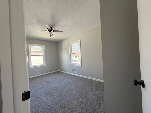 $1,200 | 517 South La Brea Avenue, Platte City, MO 64079