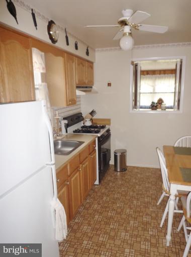 1017 Baltimore Road Rockville, MD 20851 - Photo 11 of 23 Kitchen
