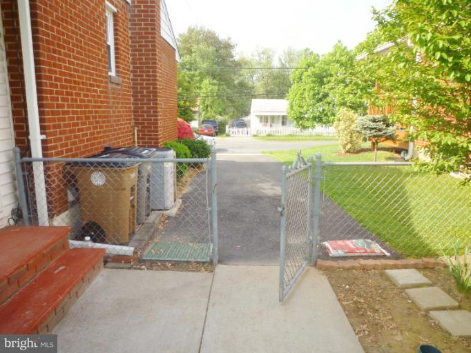 1017 Baltimore Road Rockville, MD 20851 - Photo 15 of 23 Driveway