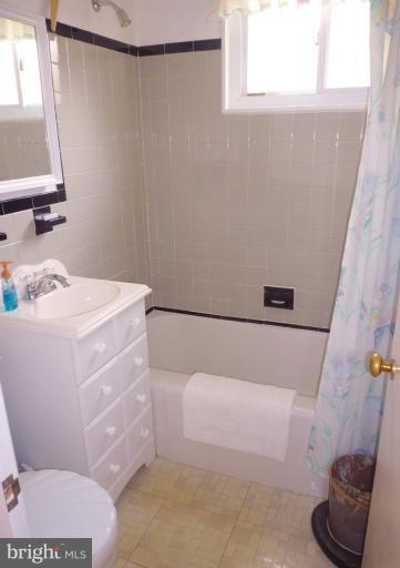 1017 Baltimore Road Rockville, MD 20851 - Photo 5 of 23 Bath