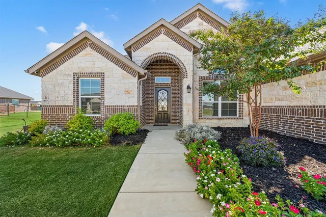 $525,000 | 123 Mossy Creek Trail, Rhome, TX 76078