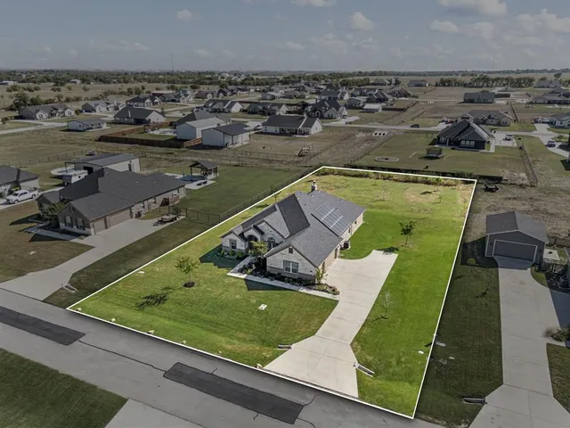 $525,000 | 123 Mossy Creek Trail, Rhome, TX 76078