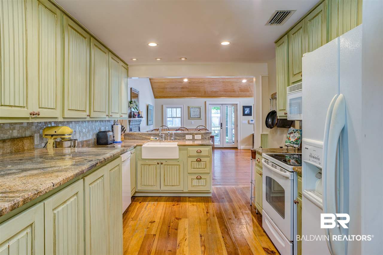 104 Mershon Street Fairhope, AL 36532 - Photo 10 of 25