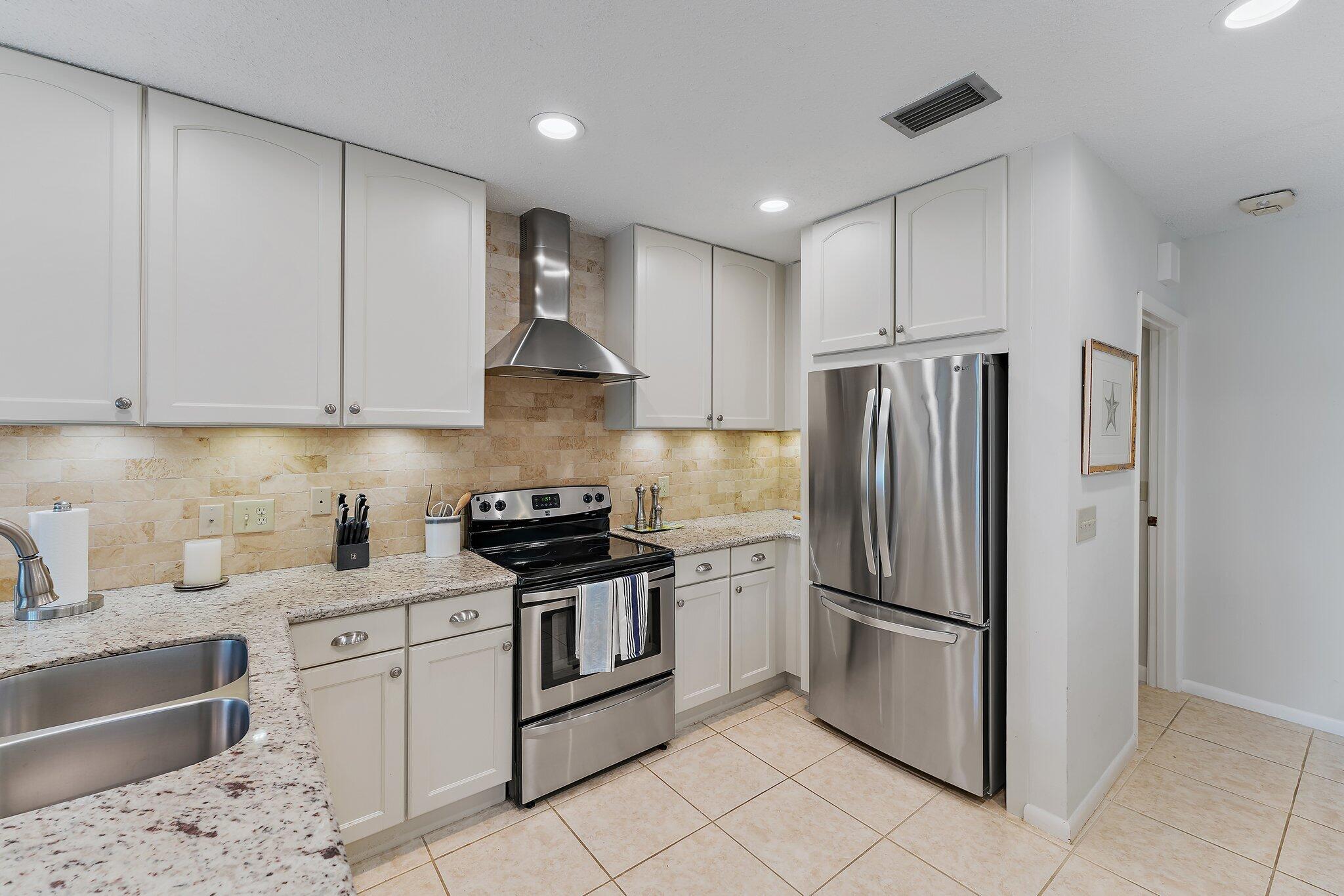 170 Celestial Way, Unit 33 Juno Beach, FL 33408 - Photo 19 of 51 015-170CelestialWay33-JunoBeach-FL-SMALL