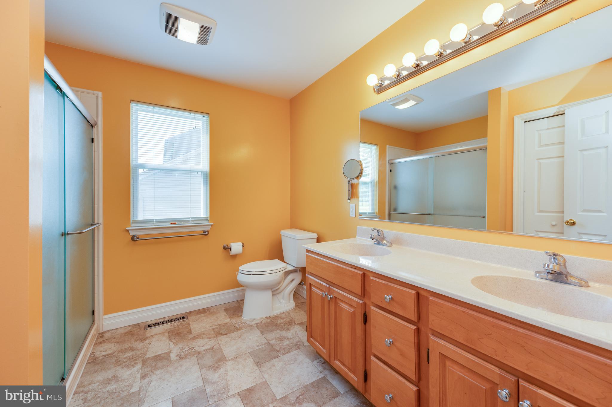 111 Fairway Drive Reading, PA 19606 - Photo 24 of 44 Primary Full Bath