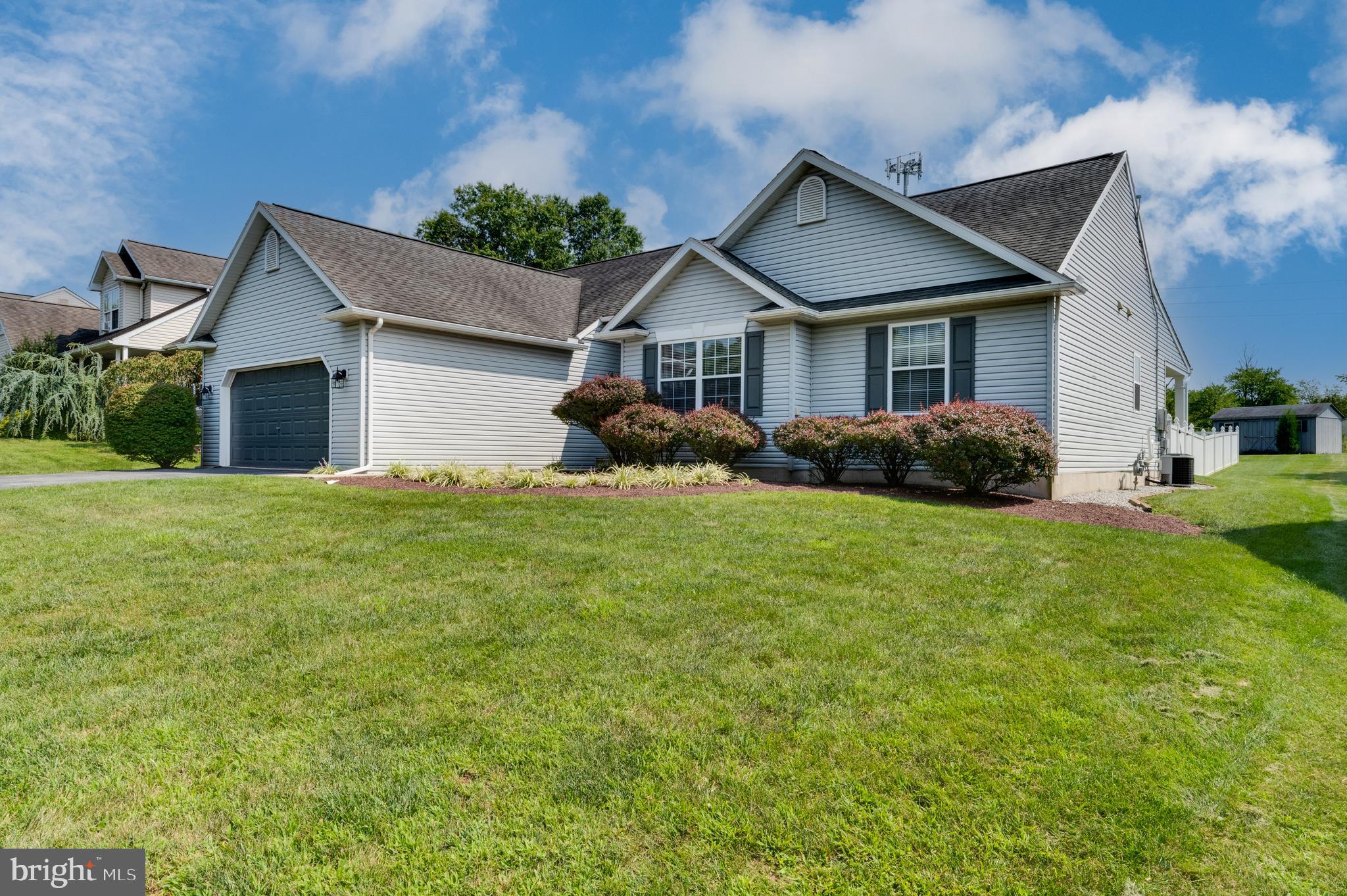 111 Fairway Drive Reading, PA 19606 - Photo 3 of 44