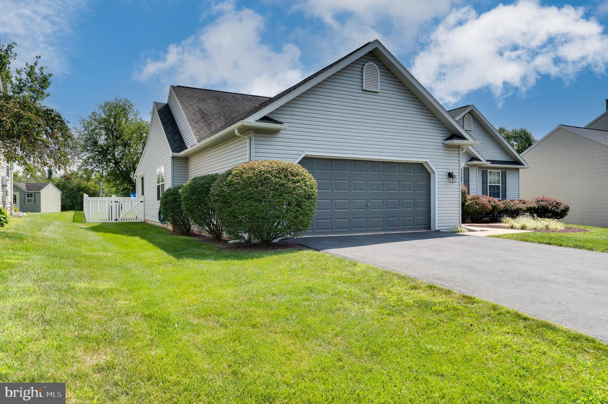 111 Fairway Drive Reading, PA 19606 - Photo 5 of 44