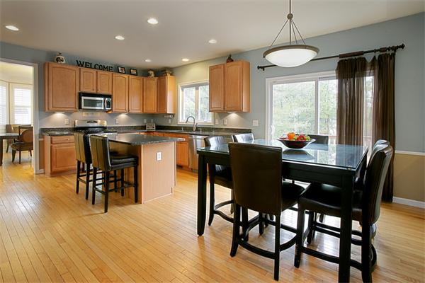 532 Raymond Road Plymouth, MA 02360 - Photo 3 of 11 Gallery Image 3
