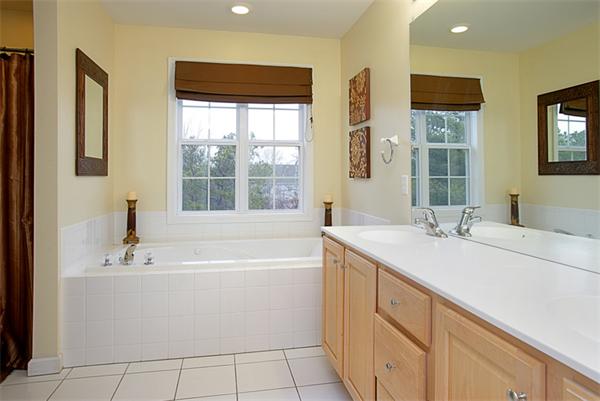 532 Raymond Road Plymouth, MA 02360 - Photo 7 of 11 Gallery Image 7
