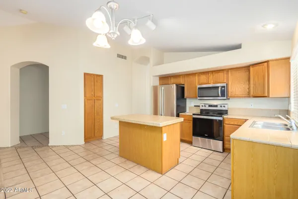 $1,975 | 12531 West Edgemont Avenue, Avondale, AZ 85392