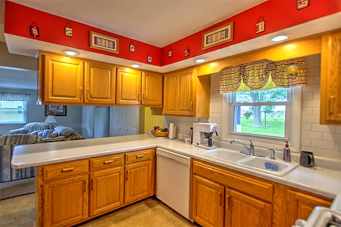 6060 Mayflower Drive Decatur, IL 62521 - Photo 14 of 32