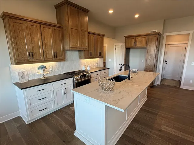 $785,000 | 11606 South Zarda Drive, Olathe, KS 66061