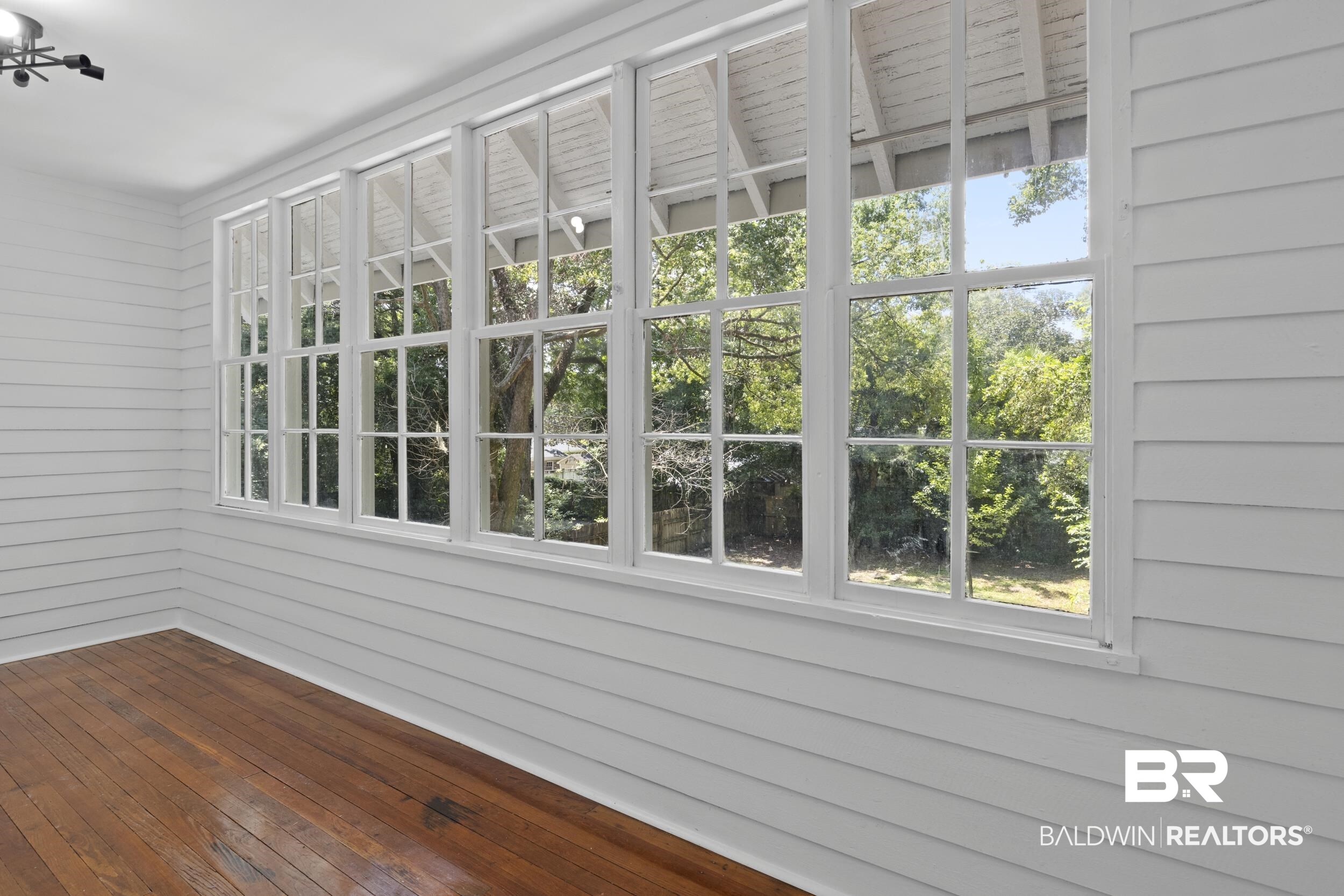 315 Park Avenue Mobile, AL 36607 - Photo 23 of 27 View of unfurnished sunroom