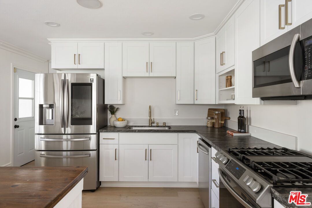 16429 Rinaldi Street Granada Hills, CA 91344 - Photo 14 of 47