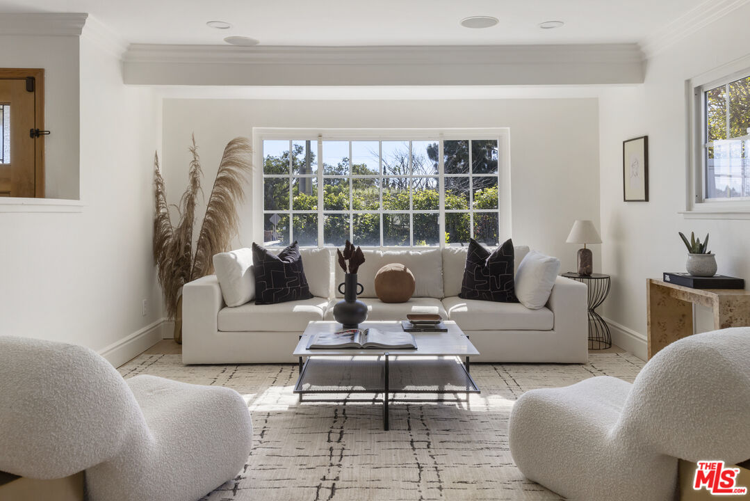 16429 Rinaldi Street Granada Hills, CA 91344 - Photo 6 of 47