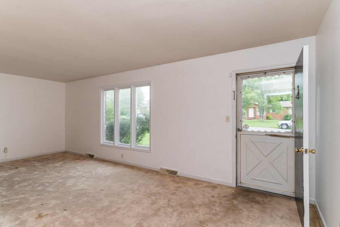 204 Lucas Road Shelbyville, TN 37160 - Photo 3 of 26 Gallery Image 3