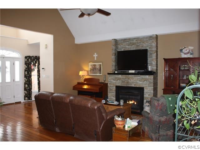 9420 Hines Road Disputanta, VA 23842 - Photo 10 of 32 Gallery Image 10