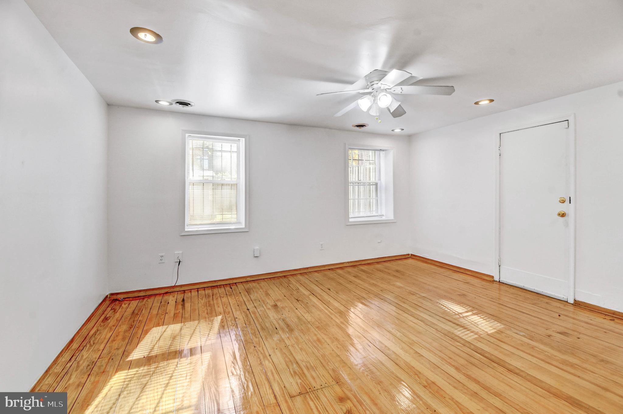 470 Ridge Street Northwest Washington, DC 20001 - Photo 12 of 25