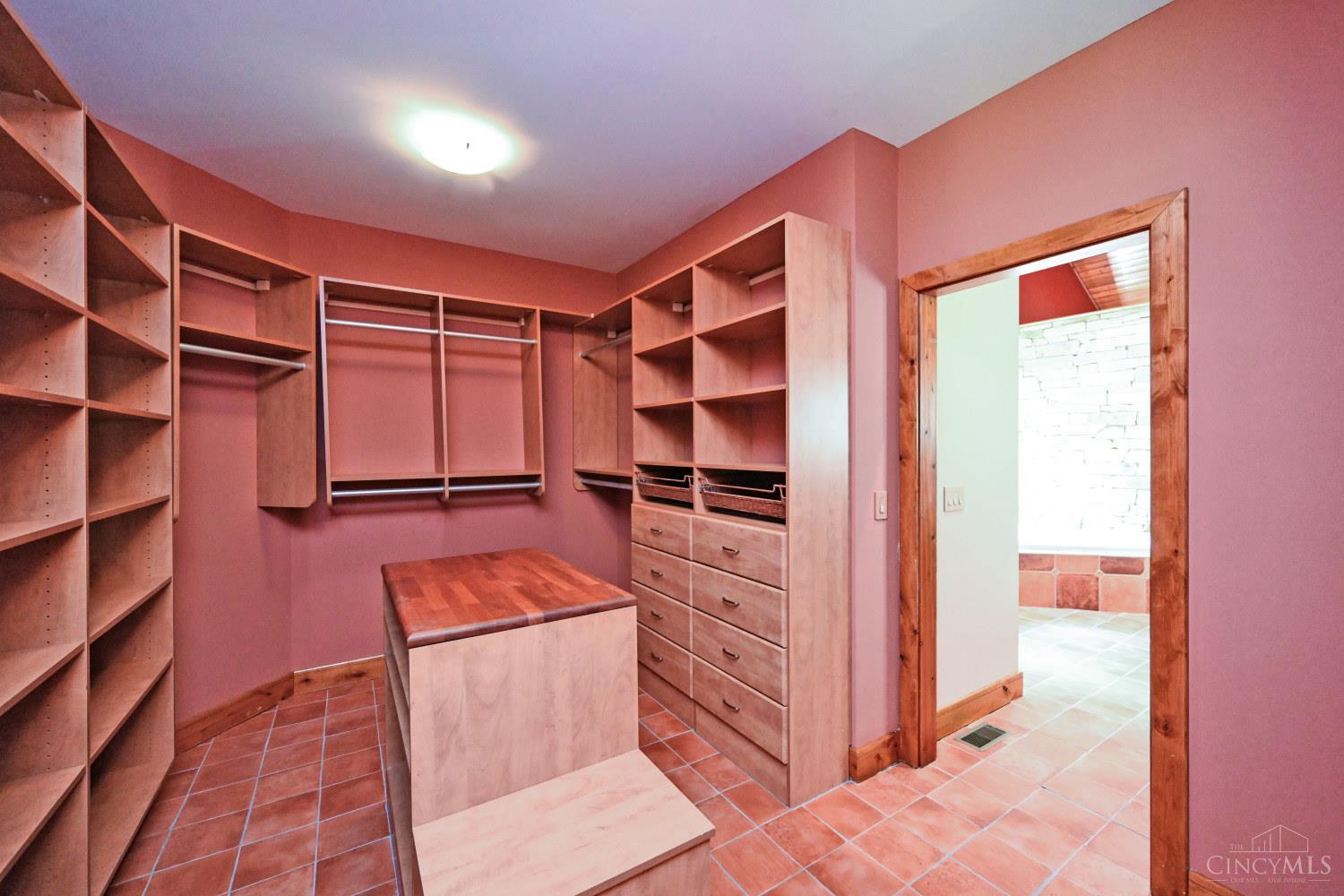 41 Locust Hill Road Cincinnati, OH 45245 - Photo 44 of 84 Gallery Image 44