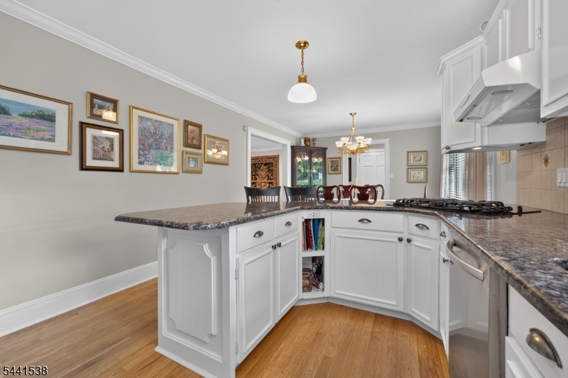 653 Foothill Road Bridgewater, NJ 08807 - Photo 13 of 41