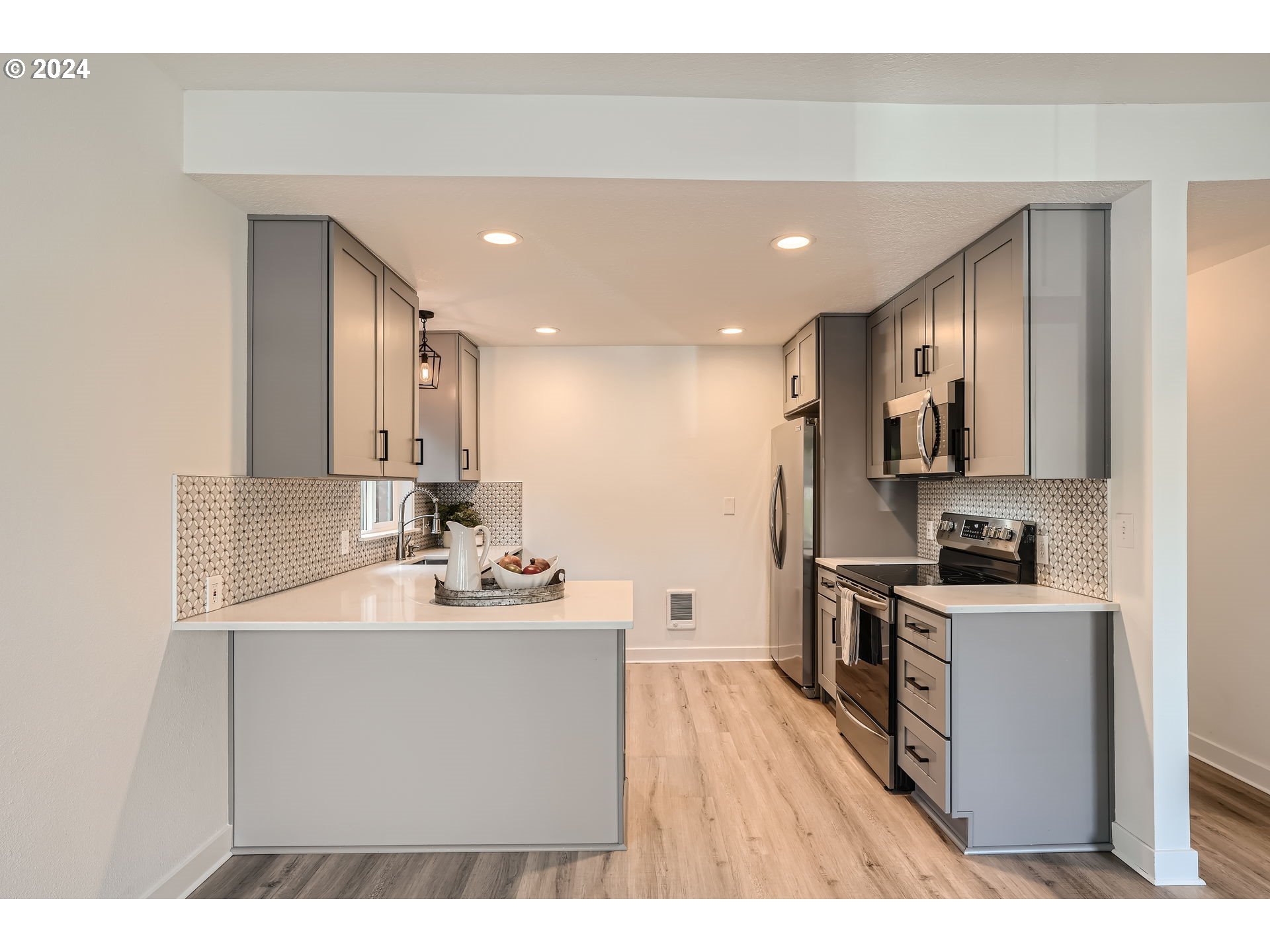 923 Northwest Greeley Street Camas, WA 98607 - Photo 4 of 16 Kitchen