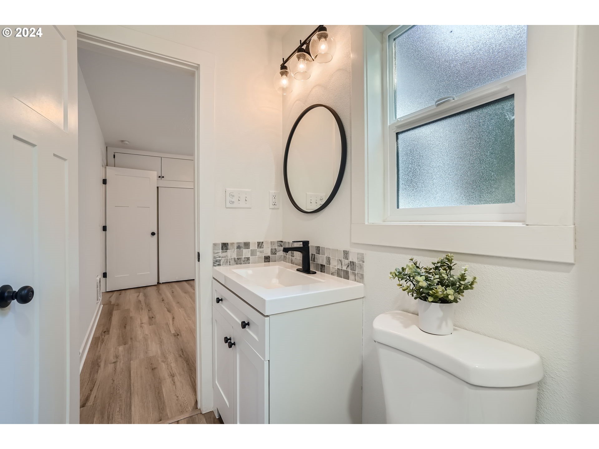 923 Northwest Greeley Street Camas, WA 98607 - Photo 9 of 16 Owner's Suite Bathroom