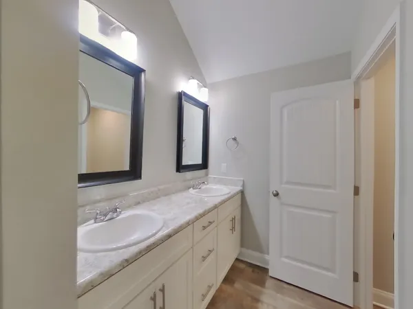 $1,869 | 1324 Black Oak Circle, Clarksville, TN 37042