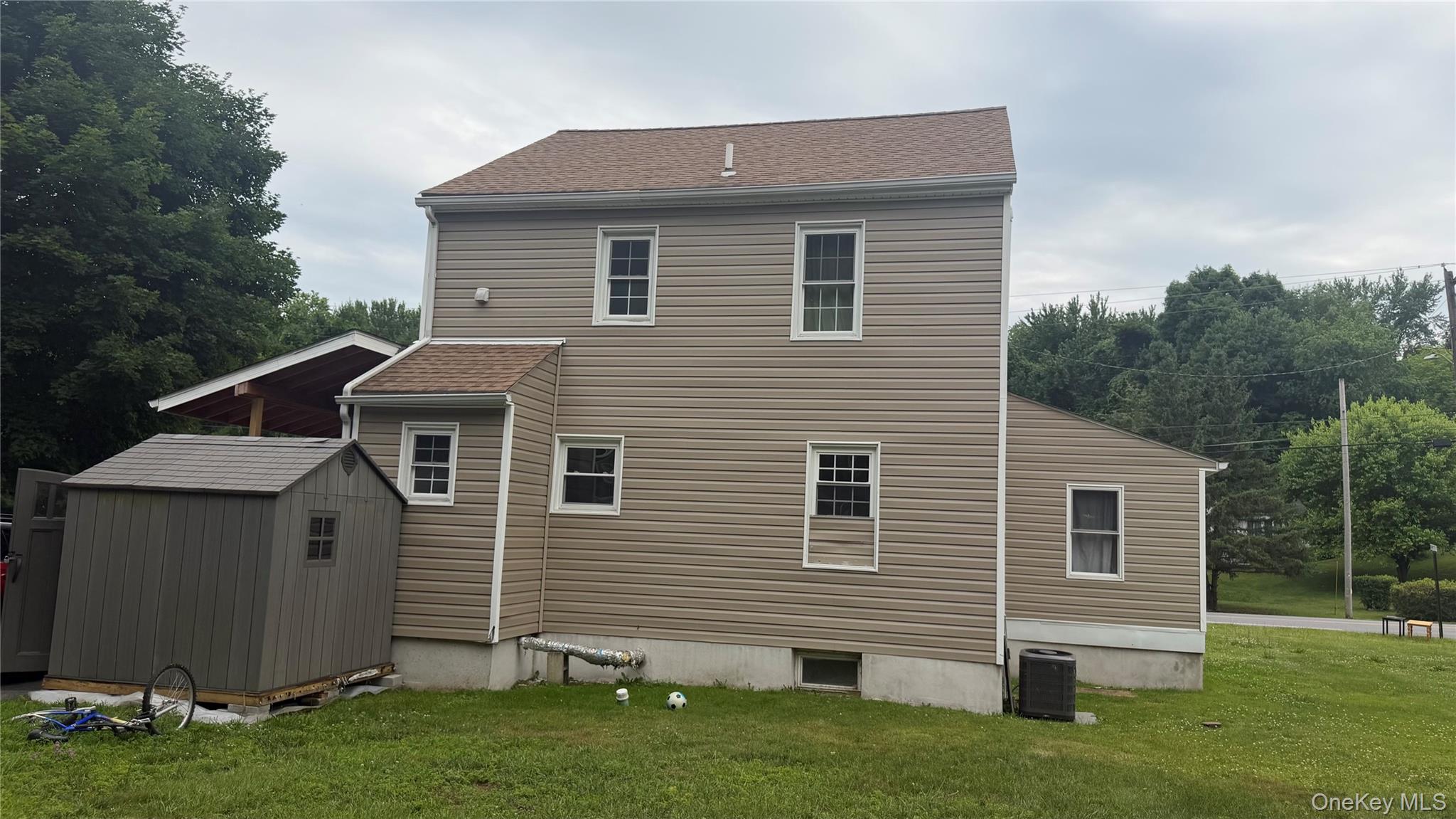 17 De Garmo Road Poughkeepsie, NY 12603 - Photo 3 of 30