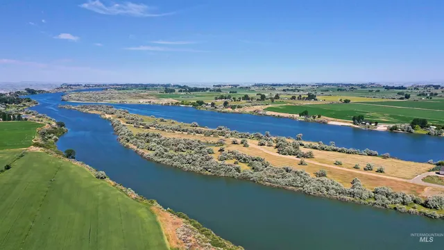 $525,000 | Lot 8 East Island Court, Burley, ID 83318