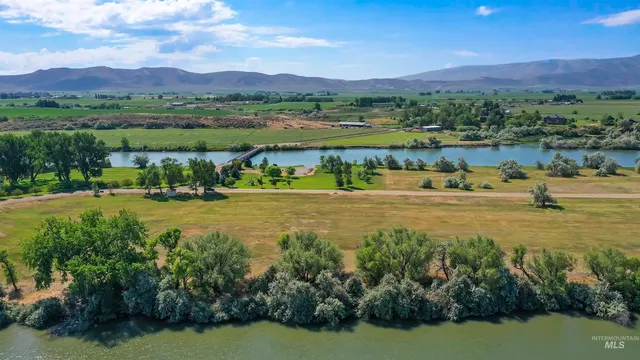 $525,000 | Lot 8 East Island Court, Burley, ID 83318